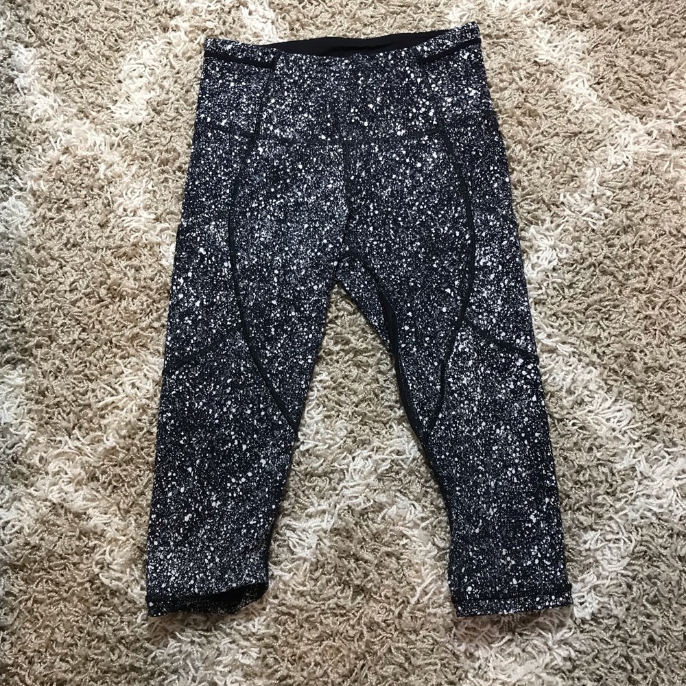 Lululemon Outrun 17" Crop Splatter White Black / Black Size 4